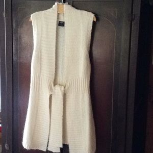Sweater vest